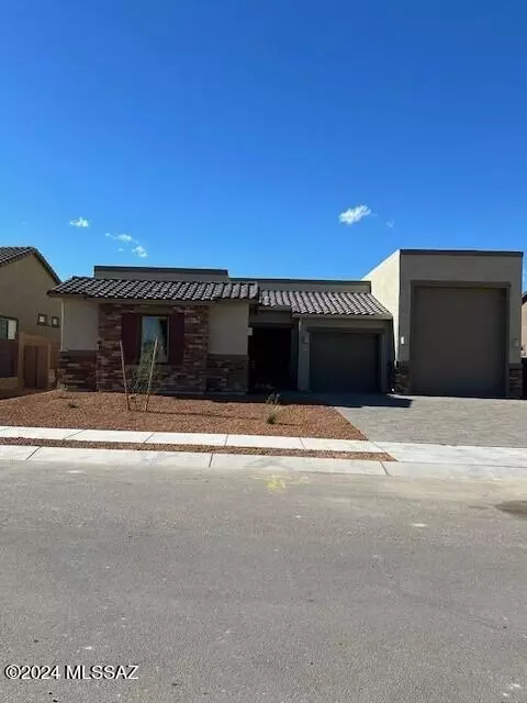 7932 S Desert Indigo Dr, Tucson, AZ 85747