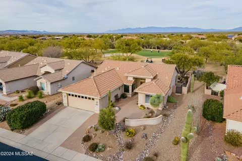 2697 E Glen Canyon Rd, Green Valley, AZ 85614