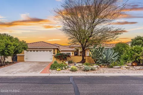 2547 E Glen Canyon Rd, Green Valley, AZ 85614