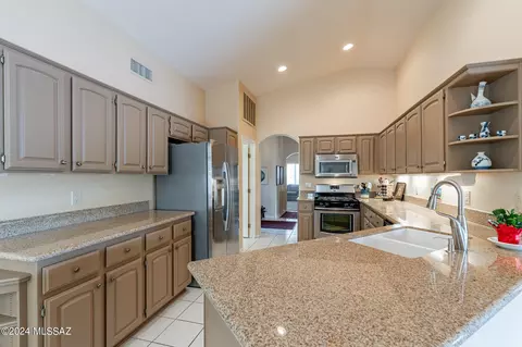 64631 E Drifter Dr, Saddlebrooke, AZ 85739 photo 6