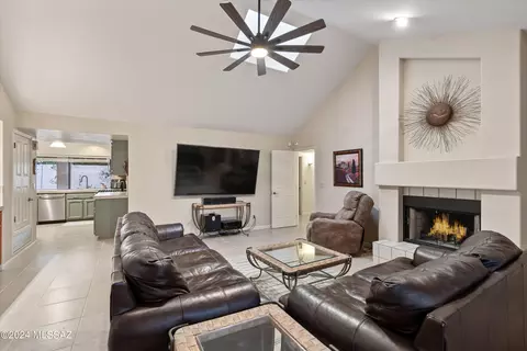 7353 E Shoreward Loop, Tucson, AZ 85715 photo 10