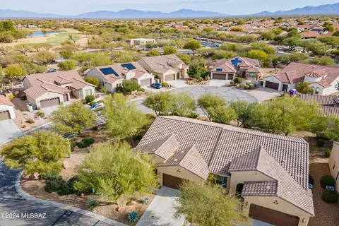 856 N Broken Hills Dr, Green Valley, AZ 85614