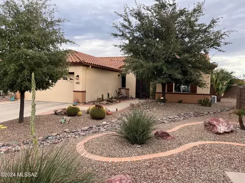 9222 N Crimson Stone Pl, Tucson, AZ 85743