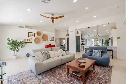 38985 S Windwood Dr, Tucson, AZ 85739