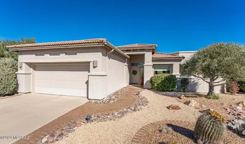 1018 N Desert Horizon Dr, Green Valley, AZ 85614