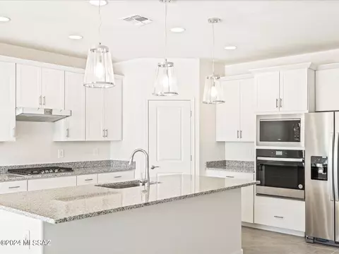 1290 E Pecan Meadow Ln, Sahuarita, AZ 85629
