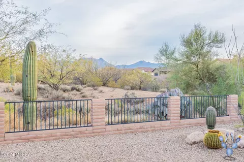 1722 E Night Heron Ct, Green Valley, AZ 85614