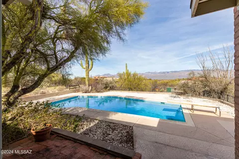 11301 E Calle Aurora, Tucson, AZ 85748