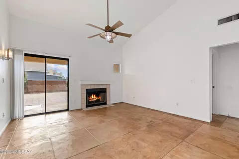9012 N Eaglestone Loop, Tucson, AZ 85742 photo 7