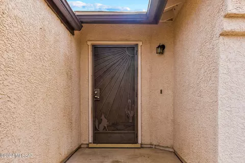 9012 N Eaglestone Loop, Tucson, AZ 85742 photo 3