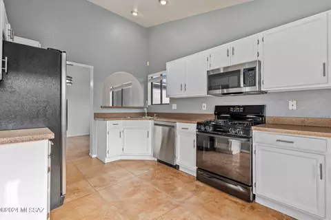 9012 N Eaglestone Loop, Tucson, AZ 85742 photo 13