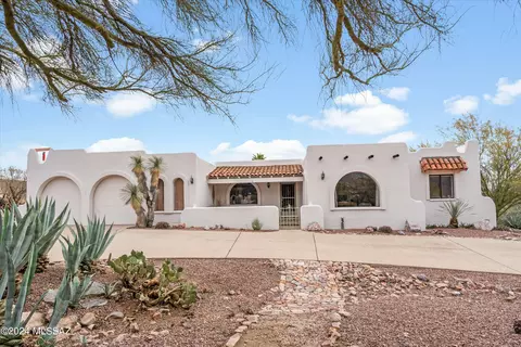 8246 E Galinda Dr, Tucson, AZ 85750