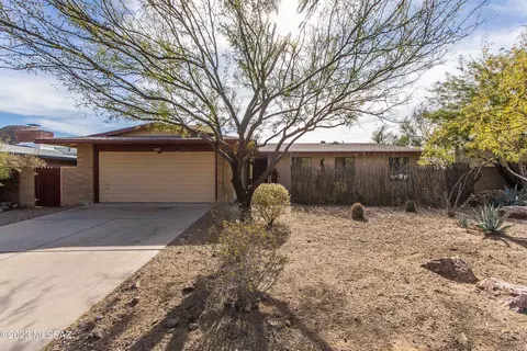3021 W San Juan Dr, Tucson, AZ 85713