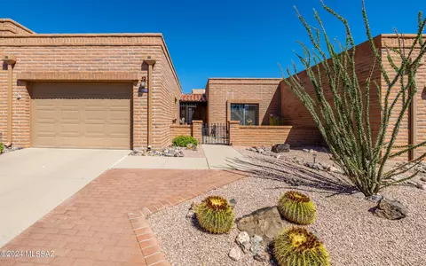 1048 W Calle De Pitahaya, Green Valley, AZ 85622