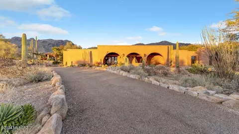 7620 N Calle Sin Controversia, Tucson, AZ 85718