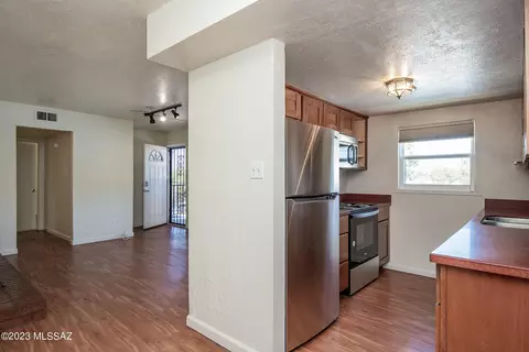 1620 N Wilmot Rd #F235, Tucson, AZ 85712