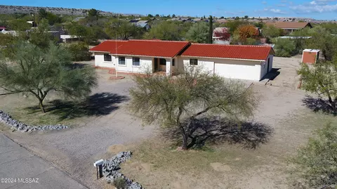 1040 W Calle Santiago, Sahuarita, AZ 85629