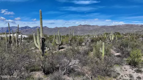 12555 E Fort Lowell Rd, Tucson, AZ 85749 photo 3