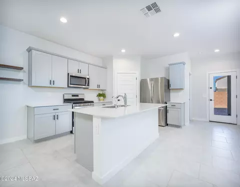 12807 E Joffroy Dr, Vail, AZ 85641 photo 4