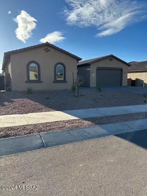 8010 S Desert Indigo Dr, Tucson, AZ 85747