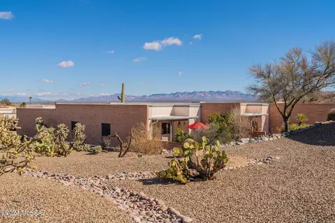 927 W Via Del Pardillo, Green Valley, AZ 85622