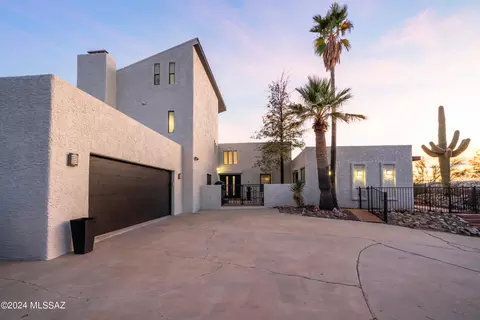 5320 N Maria Dr, Tucson, AZ 85704