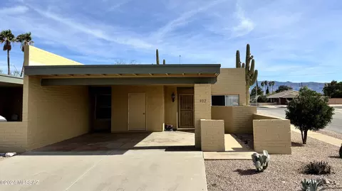 902 N Capron Pl, Tucson, AZ 85710