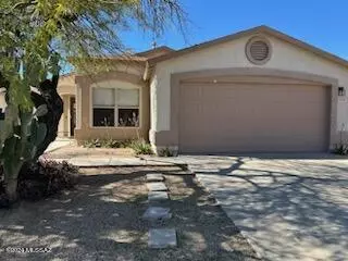 8136 S Sunny River Pl, Tucson, AZ 85747