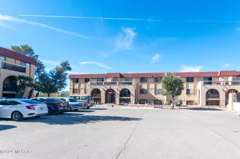 6321 N Barcelona Ct #908, Tucson, AZ 85704
