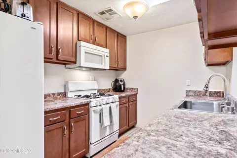 4607 E 14th St, Tucson, AZ 85711