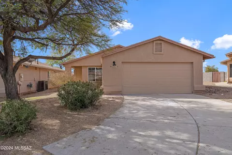 8904 E Alderpoint Way, Tucson, AZ 85730