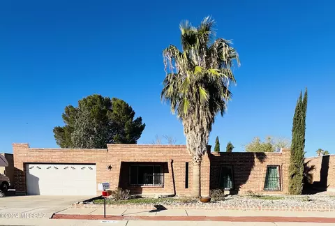 9165 E Chirco Pl, Tucson, AZ 85710