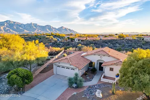 14555 N Crown Point Dr, Oro Valley, AZ 85755