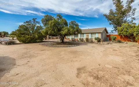 5237 E 20th St, Tucson, AZ 85711