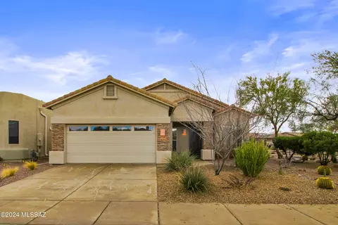 8834 N Treasure Mountain Dr, Tucson, AZ 85742