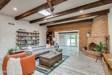 5816 N Placita Esplendora, Tucson, AZ 85718