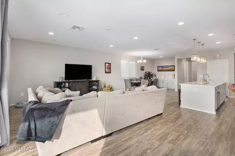 14242 E Hub Dr, Vail, AZ 85641 photo 6
