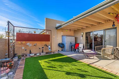 7832 E Baker St, Tucson, AZ 85710 photo 2