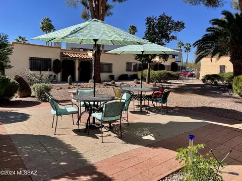 1102 Calle De La Temporada, Green Valley, AZ 85614