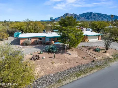1900 W Cassim Ln, Tucson, AZ 85704