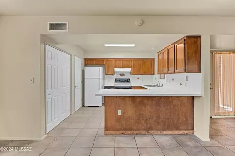 295 E Hadley St, Tucson, AZ 85705 photo 8