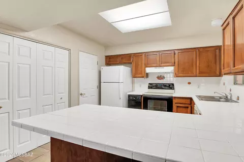 295 E Hadley St, Tucson, AZ 85705 photo 10