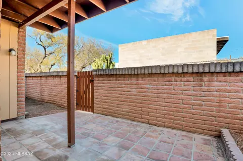 295 E Hadley St, Tucson, AZ 85705 photo 21