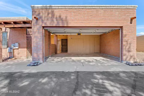 295 E Hadley St, Tucson, AZ 85705 photo 2