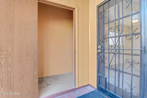 295 E Hadley St, Tucson, AZ 85705 photo 4