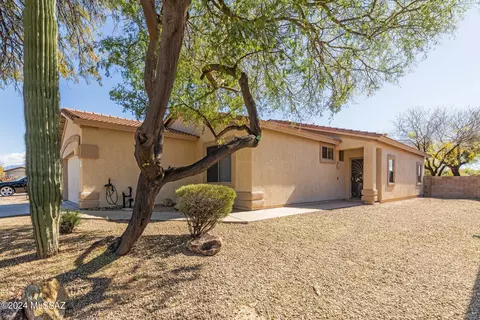 5465 W Bandtail Ct, Marana, AZ 85658