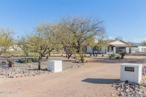 2864 N Longhorn Dr, Tucson, AZ 85749
