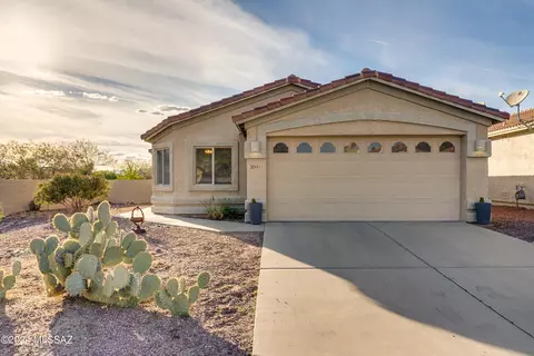 6031 N Panorama Park Dr, Tucson, AZ 85704