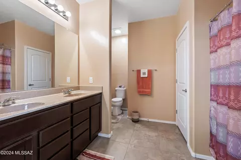 Bath - 5172 E Arguedas Way, Tucson, AZ 85756 photo 1 of 2