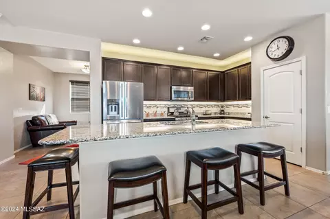 Kitchen - 5172 E Arguedas Way, Tucson, AZ 85756 photo 5 of 5